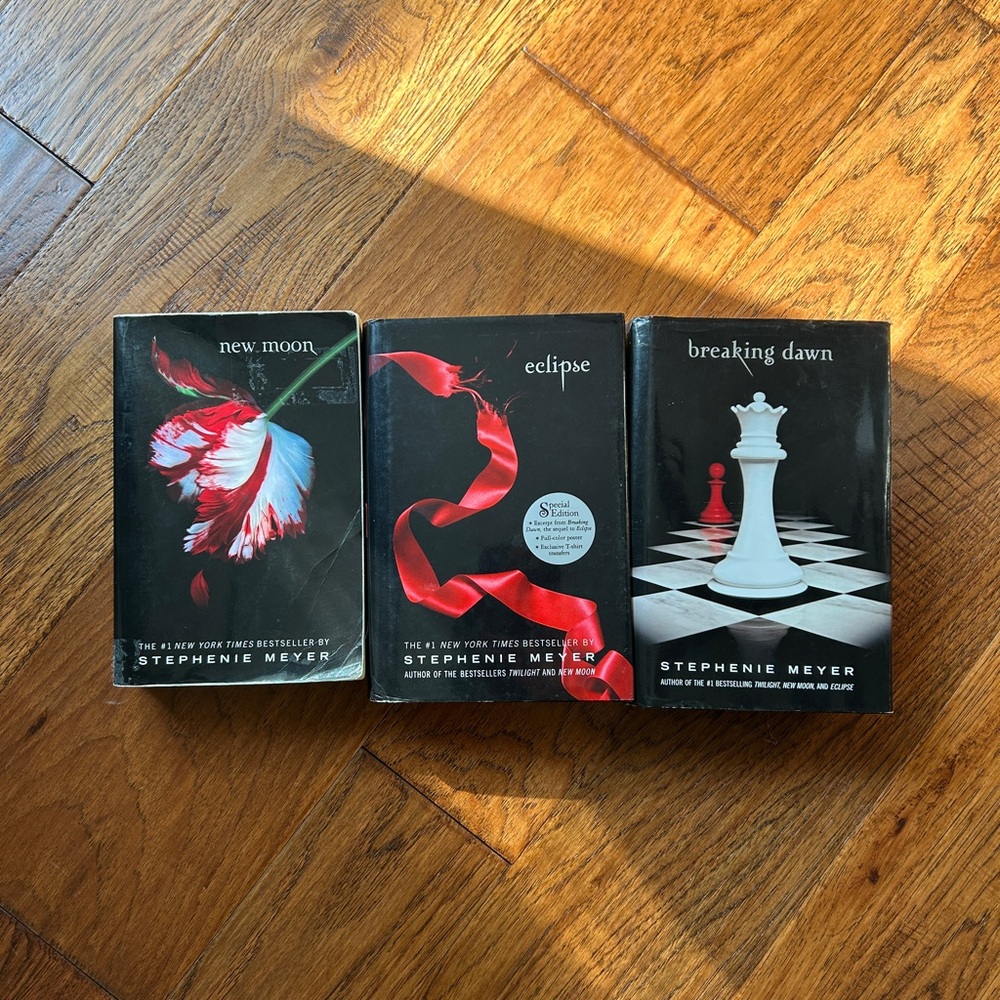 Twilight Saga Books 2-4 - New Moon(P) , Eclipse (HC), Breaking Dawn (HC)
